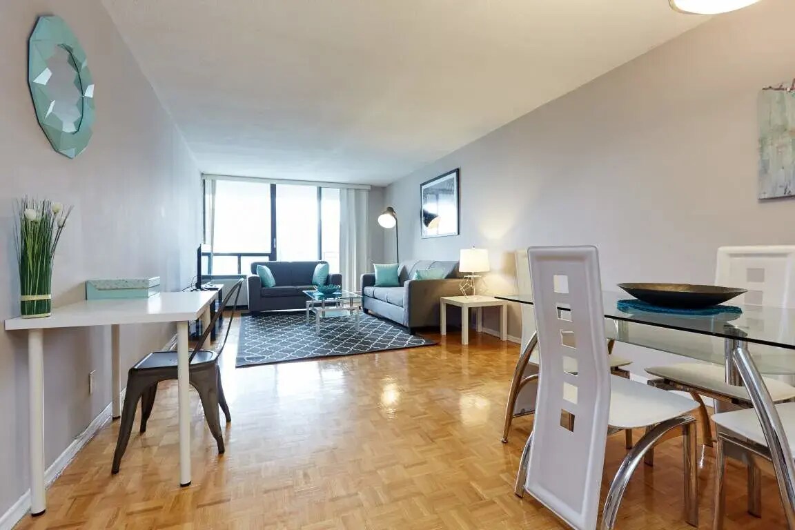 Photo - Sheppard Centre Apartments