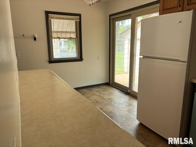 Photo - 2544 Glenn St