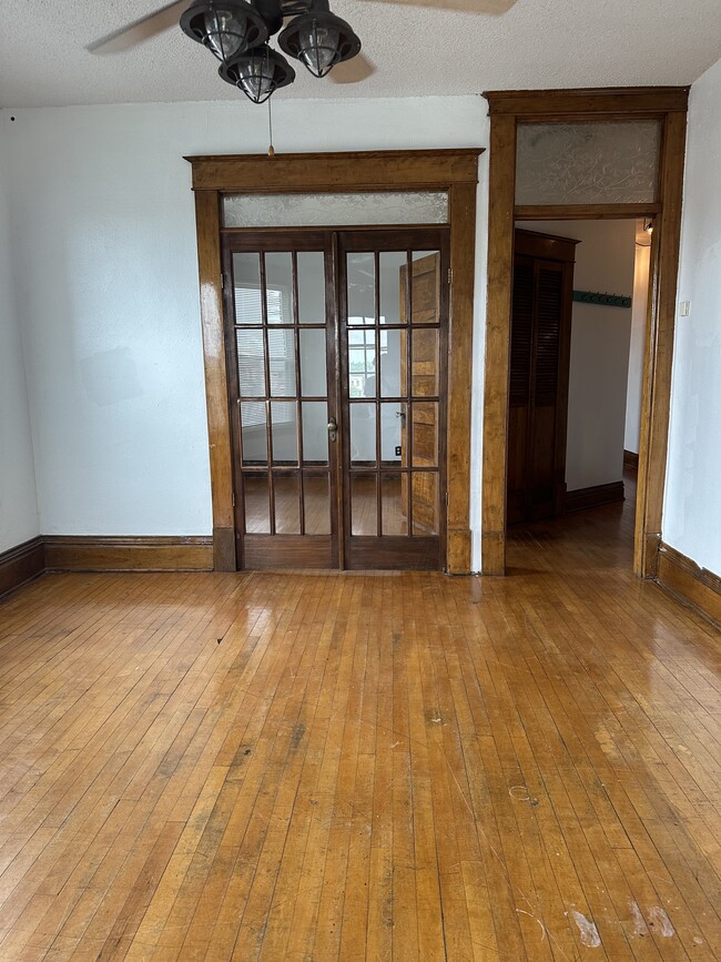 Photo - Mount Royal Apartments