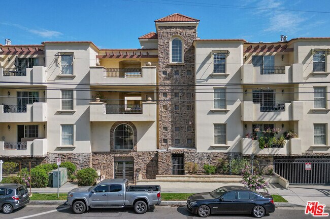 Photo - 12407 Moorpark St Unit 201