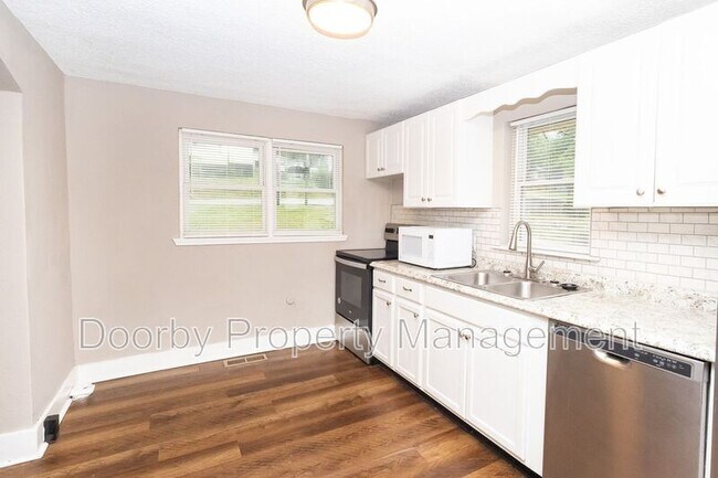 Photo - 403 Warren St