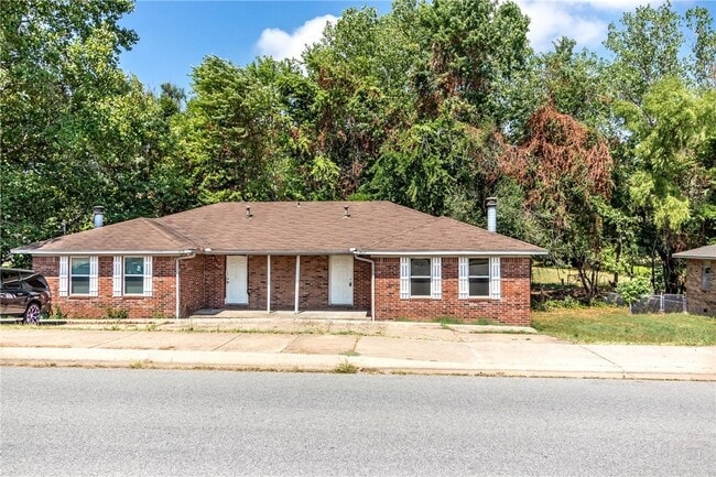 Building Photo - 3117 N Old Missouri Rd Unit 3117 n old missouri rd Rental