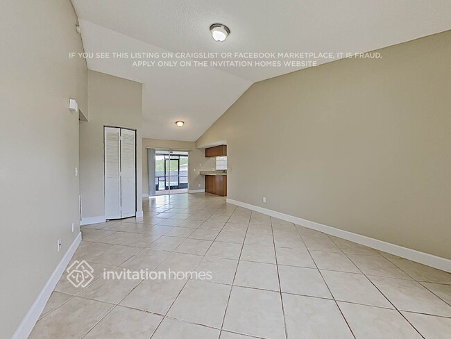 Photo - 2121 Redleaf Dr