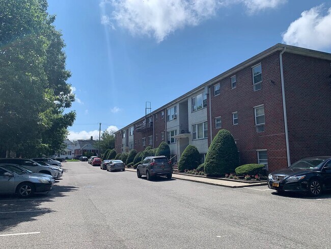 Valley Stream Garden Apartments
