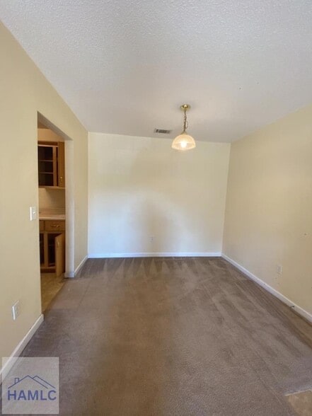 Photo - 132 Rolland St