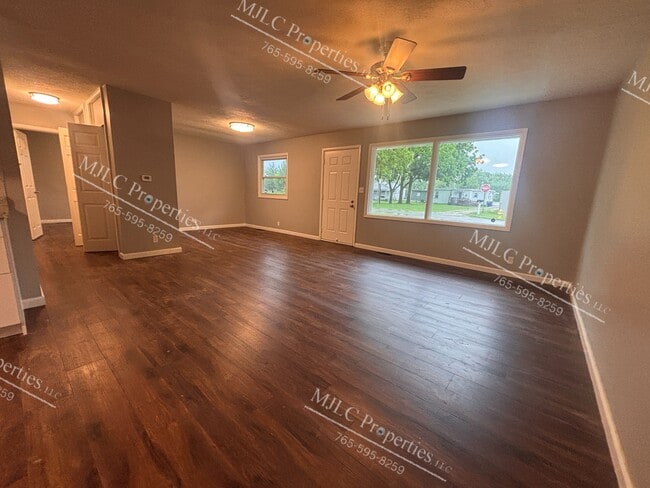 Photo - 3201 S Elm St