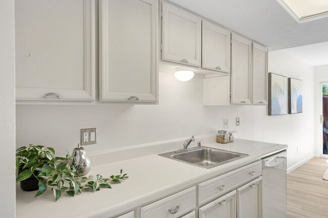Photo - 2666 Sherwood Cir