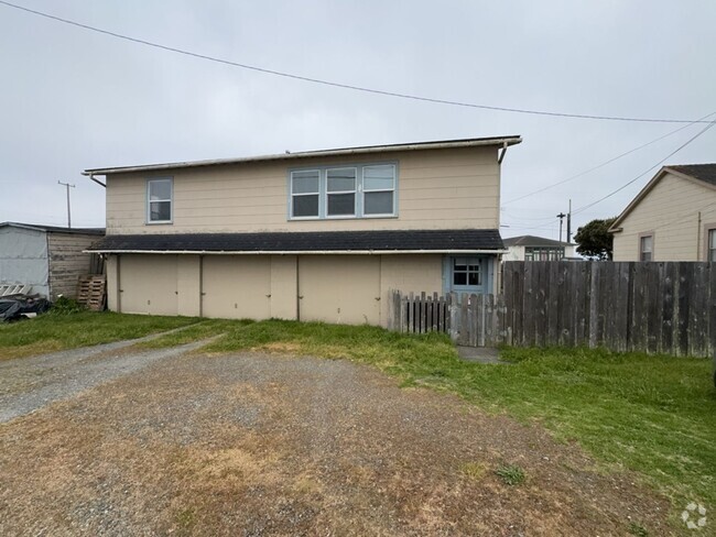 Building Photo - Charming Coastal Living 2 Bed, 1 Bath with... Rental
