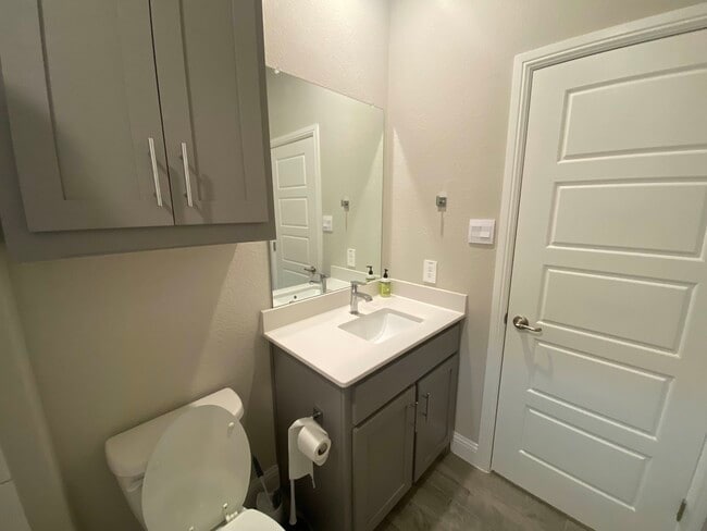 Shared bathroom with 1 other - 2309 Kendolph Dr