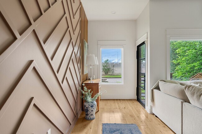 Photo - 4327 Harby St