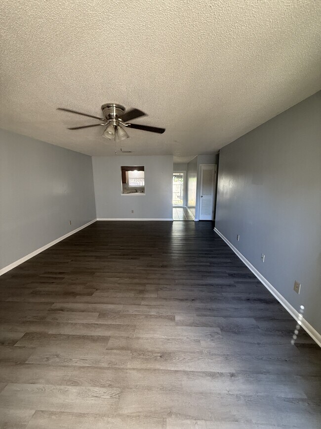 Photo - 131 Stonehedge Drive