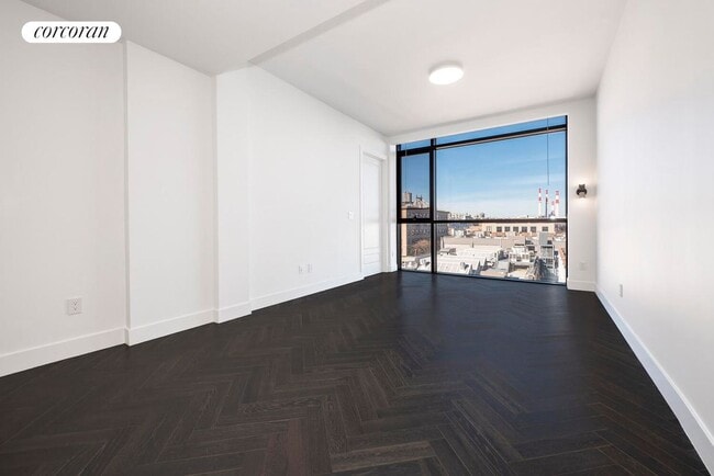 Photo - 11-12 44th Drive 6G