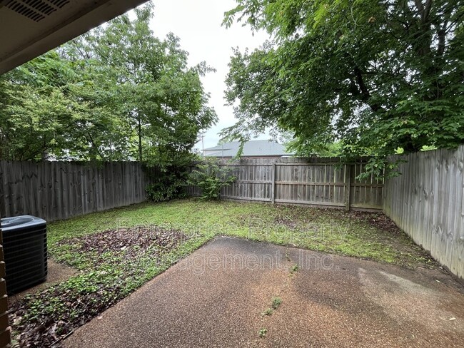Photo - 1744 Camille Way