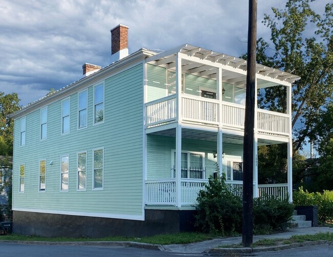 Photo - 1502 Price St