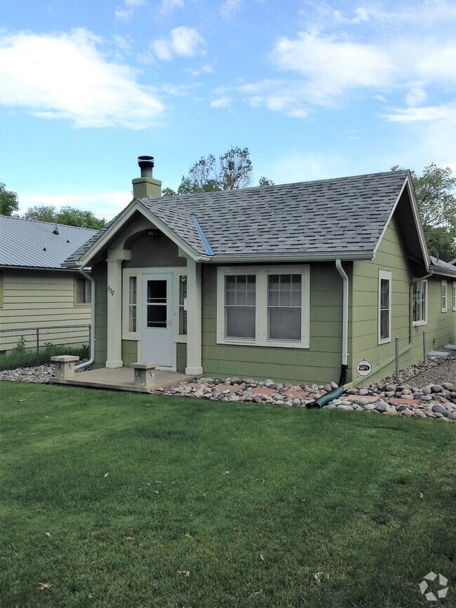 Building Photo - Charming 2 Bedroom Home Near Pioneer Park,...
