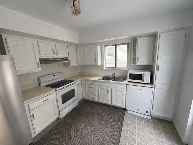 Photo - 39B Belmont Cir Unit 39B Belmont Circle