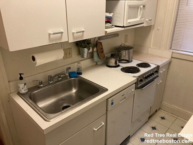 Building Photo - 1673 Commonwealth Ave Unit 8 Rental
