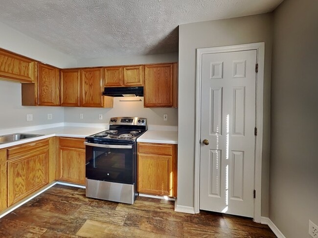 Photo - 2446 Kentwell Ln