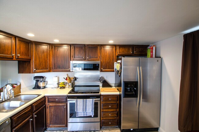 Photo - 272 Cobblestone Dr