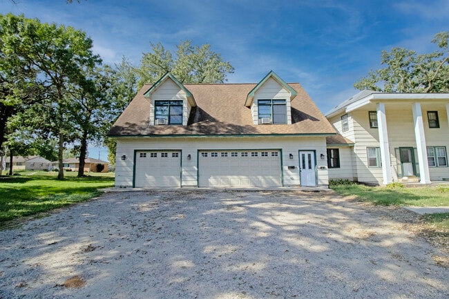Building Photo - 1563 6th Ave N Unit 1