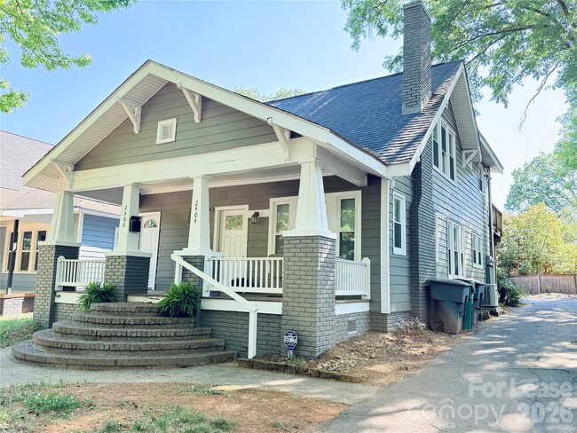 Photo - 2404 E 7th St