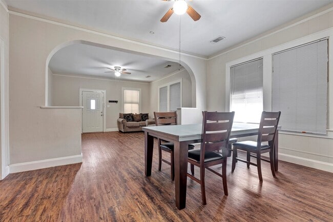 Photo - 4322 Avenue R 1/2