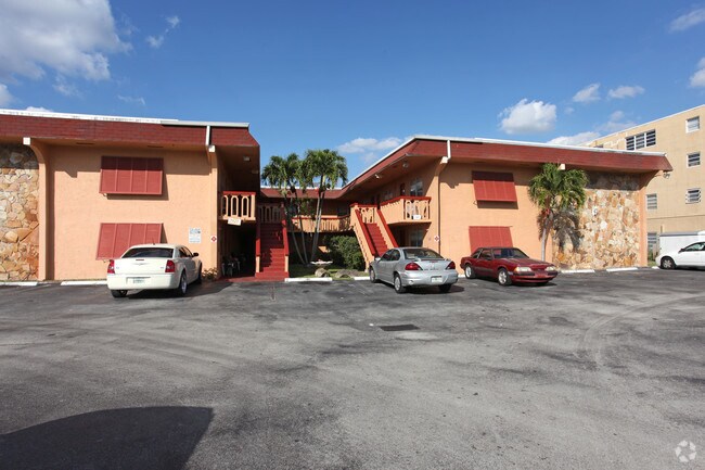 Pinehill Plaza Apartments - Pinehill Plaza Apartments