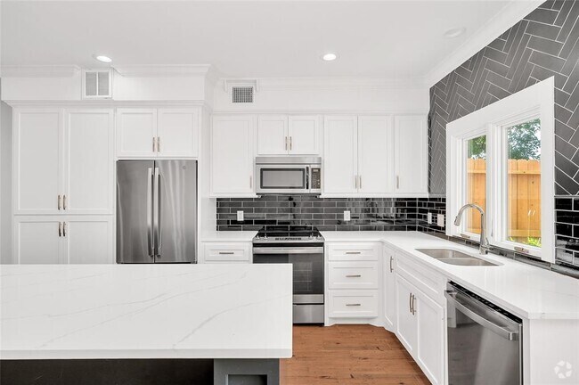Building Photo - 14719 Barryknoll Ln Unit 49 Rental