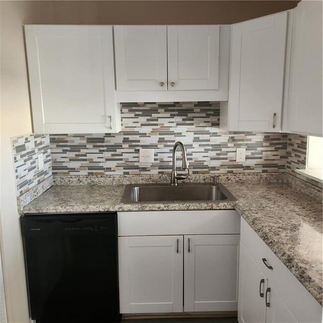 Photo - 293 Country Club Dr