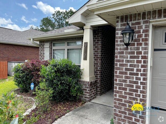 Building Photo - Charming 3 Bedroom Home in Chimera Estates!