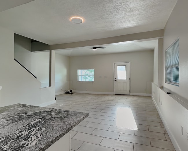 Photo - 3801 1/2 W Palmira Ave