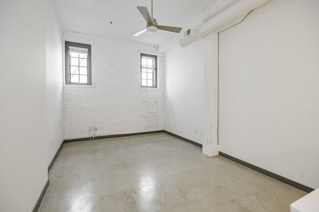 Photo - Downstairs Flat by Bike Rack with Washer &... Unit 6104
