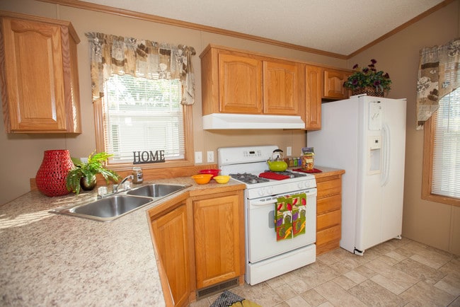 Photo - Queen Anne Courts