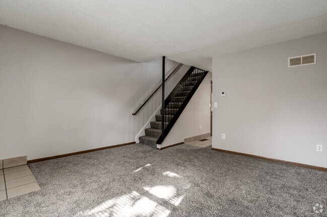 Building Photo - 2420 Delavan Ave Rental