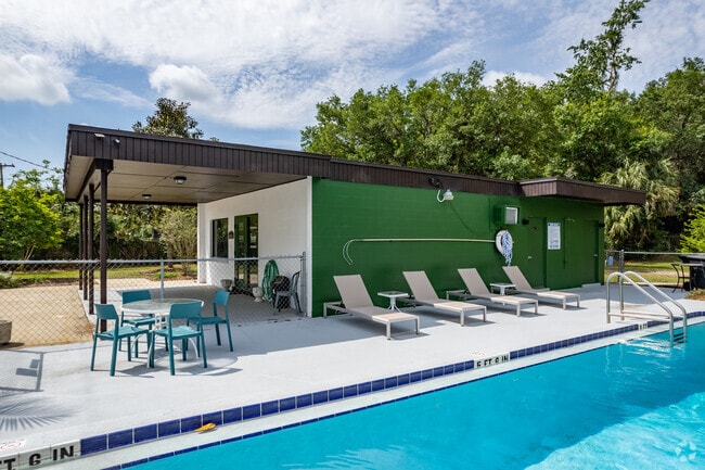 2630 NE 52nd Ct Silver Springs, FL 34488-8605 - Forest Edge Apartments