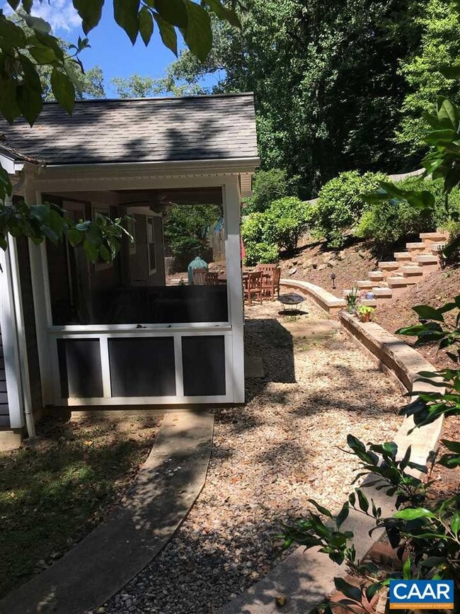 Photo - 718 McIntire Rd