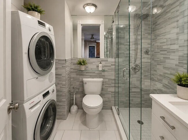 Photo - 345 W 53rd St Unidad 1C