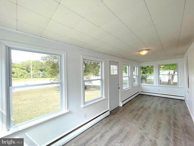 Photo - 590 Hallowing Point Rd