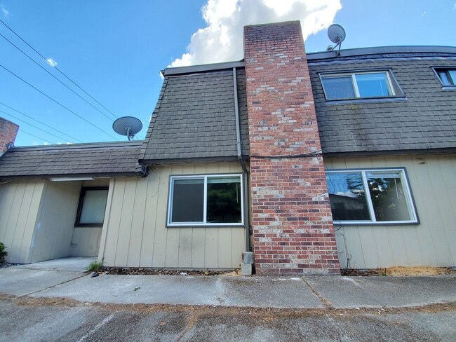 Building Photo - 13954 SE 173rd Pl Unit 3