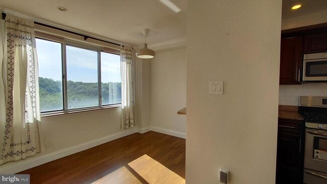 Photo - 10201 Grosvenor Pl Unit 1407