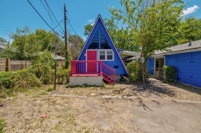 Building Photo - 1300 Yorkshire Dr