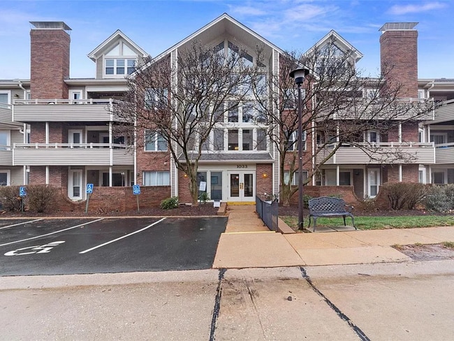 Ladue Schools - Spacious 2B/2B CONDO in Br... - Ladue Schools - Spacious 2B/2B CONDO in Br...