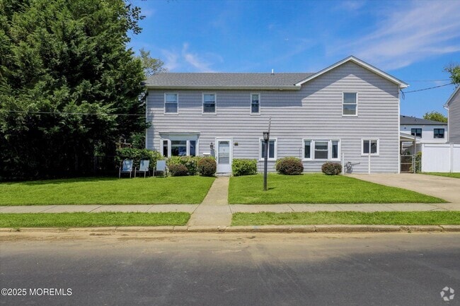 Building Photo - 265 Norgrove Ave Rental
