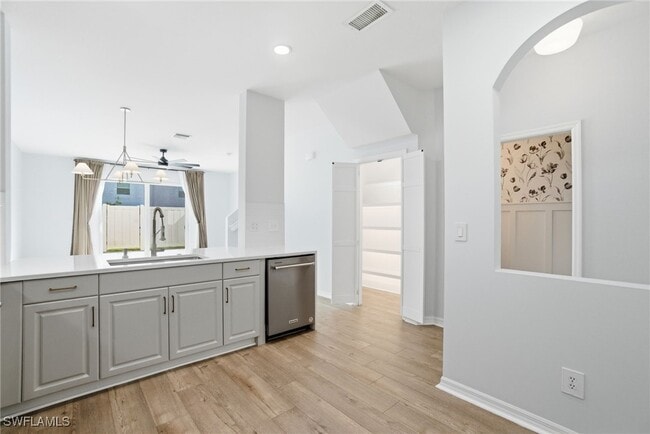 Building Photo - 3009 Palmetto Oak Dr Unit 104