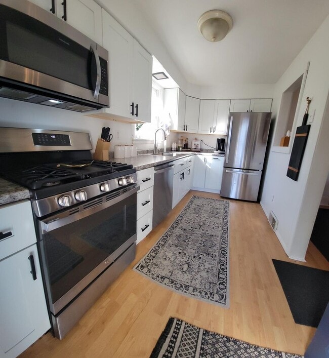 Photo - 3-bedroom, 1-bathroom home located on the picturesque Neville Island, PA.