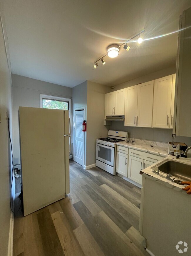 Building Photo - 69 Martin Luther King Jr Dr Unit 2 Rental
