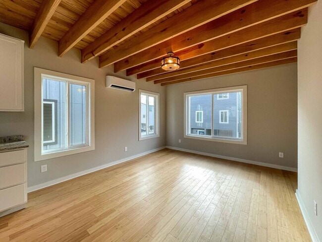 Photo - 55 W Cascade St