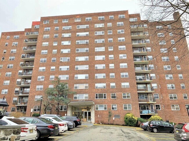 Building Photo - 700 JFK Blvd E Unit 2D Rental