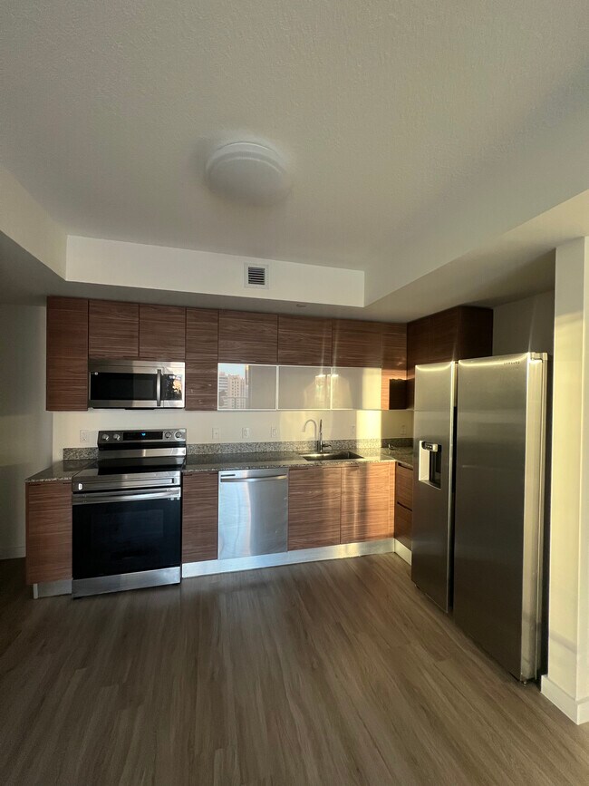 Photo - 560 SW 3rd St Unit C2