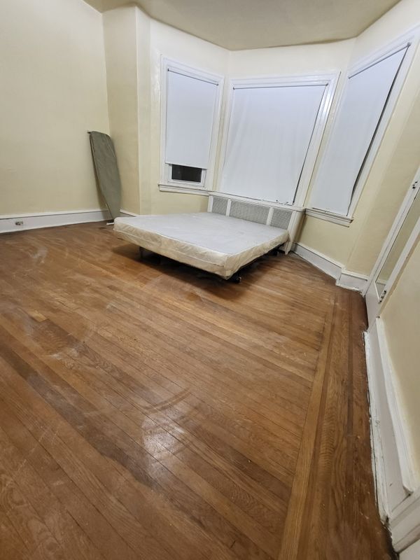 Photo - 261 S 63rd St